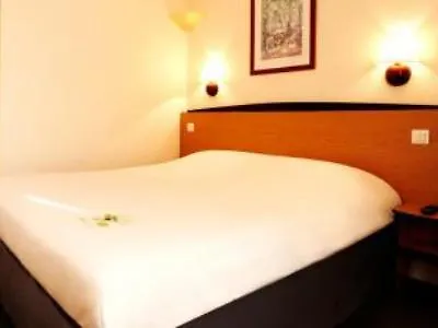 Campanile Besancon-ouest Chateaufarine Otel 3*